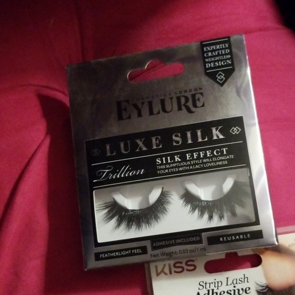 Lash & Glue Bundle - Picture 2 of 4